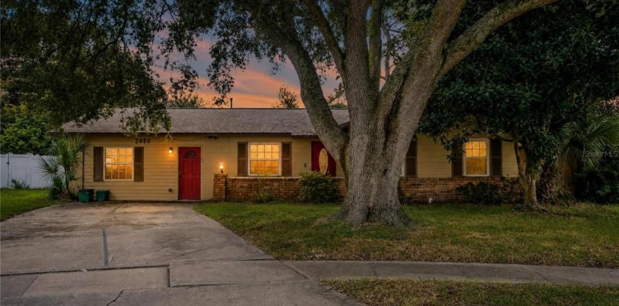 Villa ou maison à Winter Park, Floride 4 chambres, 193.98 m2 № 2406964