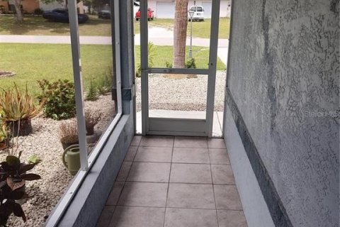 Villa ou maison à louer à North Port, Floride: 3 chambres, 172.43 m2 № 2095219 - photo 2
