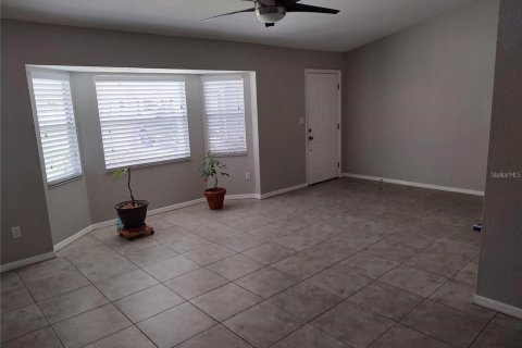 Villa ou maison à louer à North Port, Floride: 3 chambres, 172.43 m2 № 2095219 - photo 3