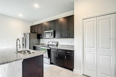 House in Ocala, Florida 4 bedrooms, 146.6 sq.m. № 2210832 - photo 12