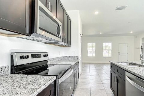House in Ocala, Florida 4 bedrooms, 146.6 sq.m. № 2210832 - photo 18
