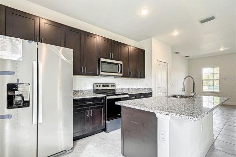 House in Ocala, Florida 4 bedrooms, 146.6 sq.m. № 2210832 - photo 10