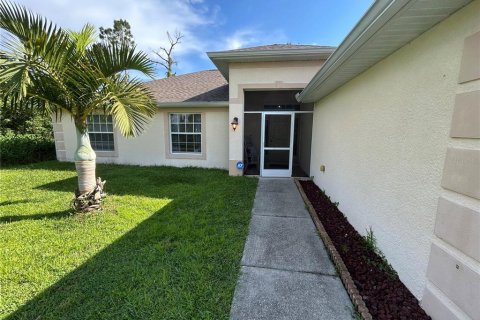 House in North Port, Florida 3 bedrooms, 166.11 sq.m. № 1856246 - photo 1