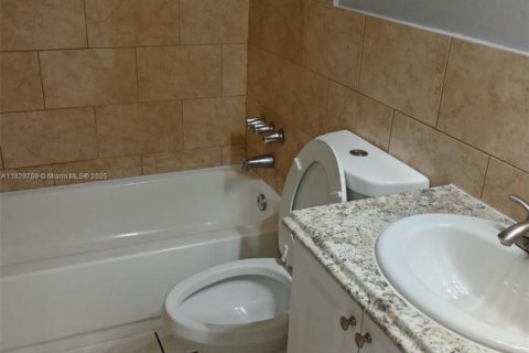 Condo in North Lauderdale, Florida, 1 bedroom  № 1802794 - photo 5