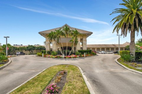 Condo in Lake Worth, Florida, 2 bedrooms  № 1222421 - photo 1