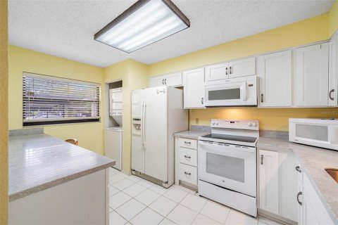 Condo in Clearwater, Florida, 2 bedrooms № 2104541 - photo 12
