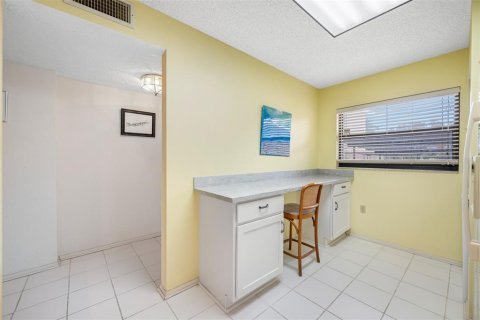 Condo in Clearwater, Florida, 2 bedrooms № 2104541 - photo 13