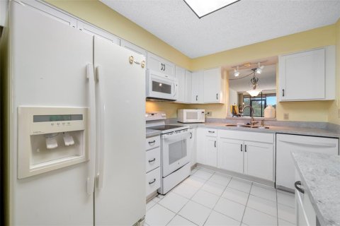 Condo in Clearwater, Florida, 2 bedrooms № 2104541 - photo 14