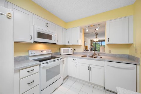 Condo in Clearwater, Florida, 2 bedrooms № 2104541 - photo 15