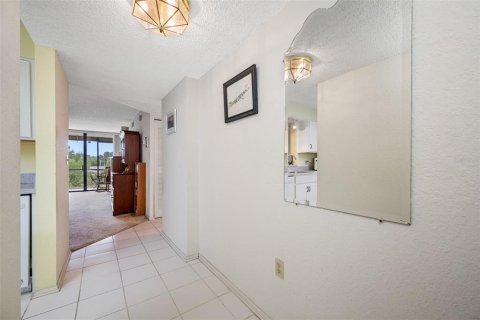 Condo in Clearwater, Florida, 2 bedrooms № 2104541 - photo 9