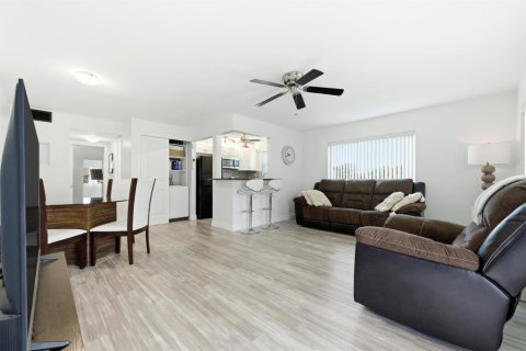 Condo in West Palm Beach, Florida, 1 bedroom  № 2269021