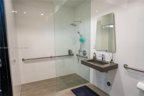 Купить коммерческую недвижимость в Дорал, Флорида № 2050420 - фото 8