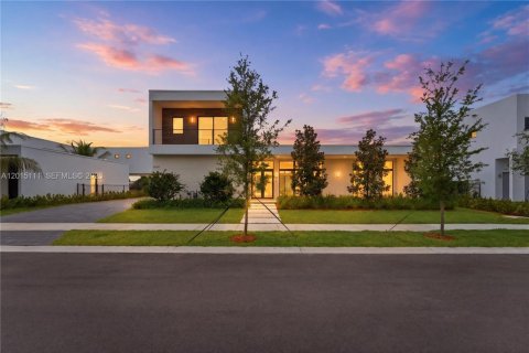 House in Weston, Florida 5 bedrooms № 2086893
