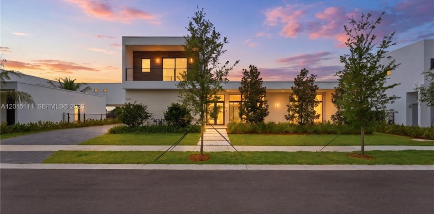 House in Weston, Florida 5 bedrooms № 2086893