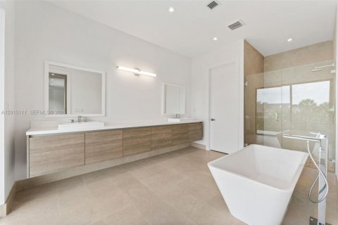 House in Weston, Florida 5 bedrooms № 2086893 - photo 9