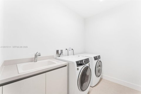 House in Weston, Florida 5 bedrooms № 2086893 - photo 15