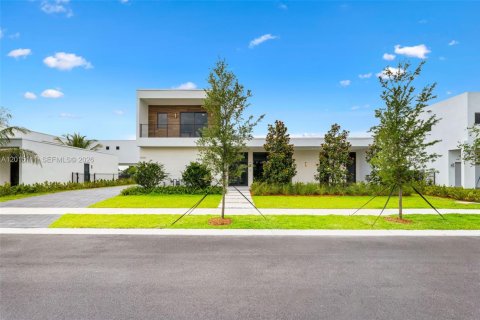 House in Weston, Florida 5 bedrooms № 2086893 - photo 2