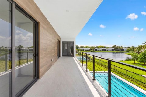 House in Weston, Florida 5 bedrooms № 2086893 - photo 10