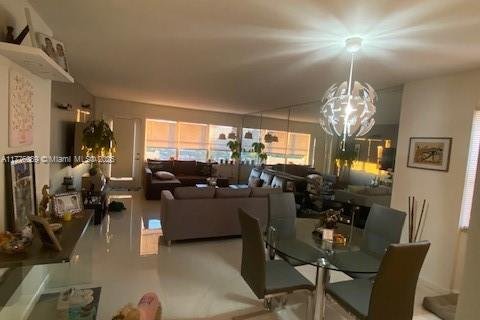 Купить кондоминиум в Халландейл-Бич, Флорида 2 спальни, 120.77м2, № 2018562 - фото 24