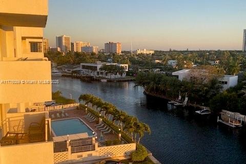 Купить кондоминиум в Халландейл-Бич, Флорида 2 спальни, 120.77м2, № 2018562 - фото 27