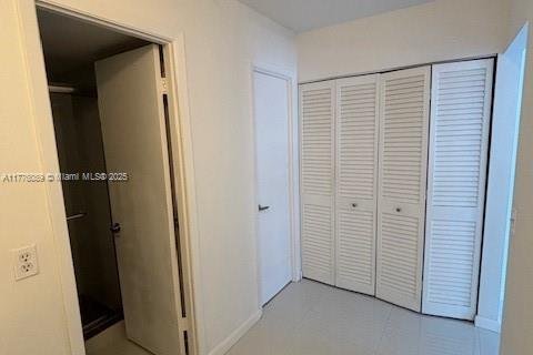 Купить кондоминиум в Халландейл-Бич, Флорида 2 спальни, 120.77м2, № 2018562 - фото 7