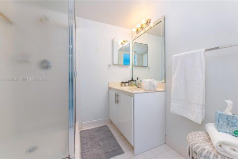 Condominio en alquiler en Sunny Isles Beach, Florida, 2 dormitorios, 123.56 m2 № 2046233 - foto 9
