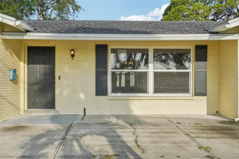 Villa ou maison à louer à Saint Petersburg, Floride: 3 chambres, 146.6 m2 № 1835625 - photo 3