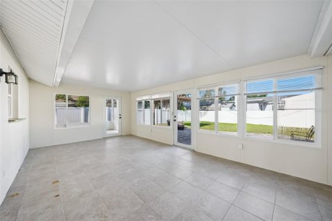 Villa ou maison à louer à Saint Petersburg, Floride: 3 chambres, 146.6 m2 № 1835625 - photo 22