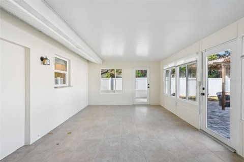 Villa ou maison à louer à Saint Petersburg, Floride: 3 chambres, 146.6 m2 № 1835625 - photo 23