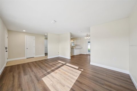 Villa ou maison à louer à Saint Petersburg, Floride: 3 chambres, 146.6 m2 № 1835625 - photo 7