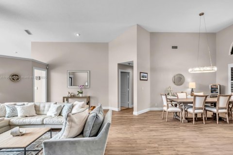 Villa ou maison à vendre à Weston, Floride: 5 chambres, 273.13 m2 № 1964915 - photo 13