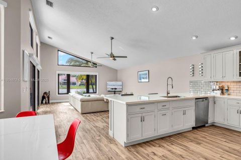 Villa ou maison à vendre à Weston, Floride: 5 chambres, 273.13 m2 № 1964915 - photo 20