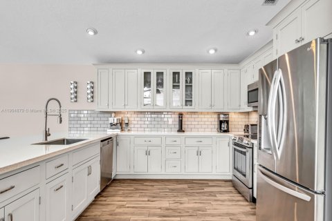 Villa ou maison à vendre à Weston, Floride: 5 chambres, 273.13 m2 № 1964915 - photo 17