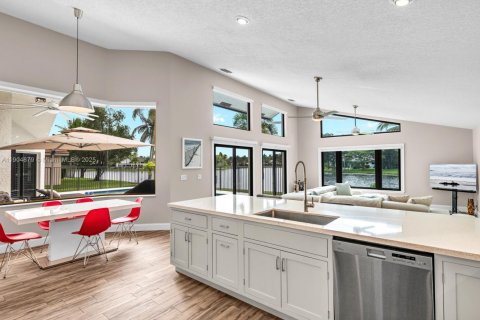 Villa ou maison à vendre à Weston, Floride: 5 chambres, 273.13 m2 № 1964915 - photo 18