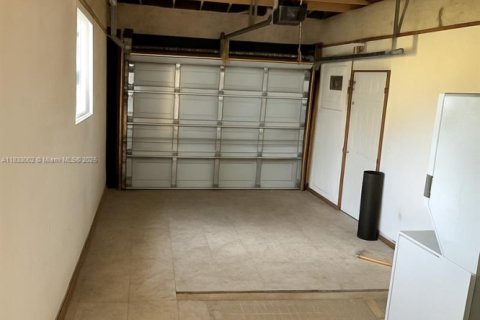 House in Miami, Florida 2 bedrooms, 113.9 sq.m. № 1841038 - photo 12