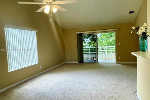 Condominio en alquiler en Oakland Park, Florida, 1 dormitorio, 81.01 m2 № 2089558 - foto 5