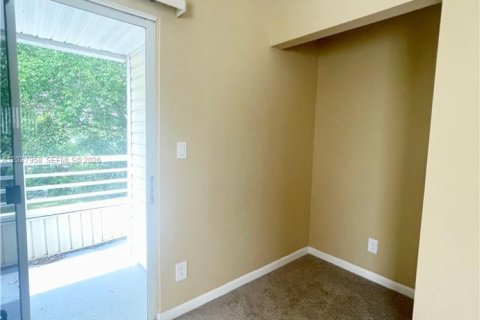 Condominio en alquiler en Oakland Park, Florida, 1 dormitorio, 81.01 m2 № 2089558 - foto 8