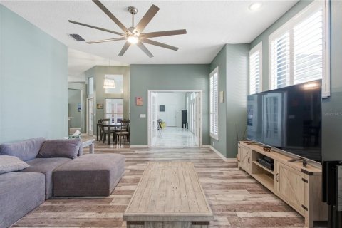 House in Tarpon Springs, Florida 4 bedrooms, 271 sq.m. № 2425907 - photo 8