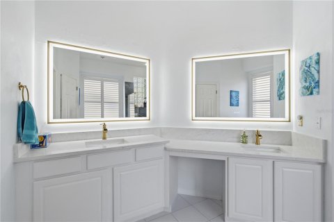 House in Tarpon Springs, Florida 4 bedrooms, 271 sq.m. № 2425907 - photo 15
