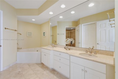 Copropriété à vendre à Aventura, Floride: 2 chambres, 149.57 m2 № 1868532 - photo 24