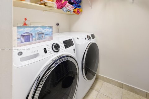 Copropriété à vendre à Aventura, Floride: 2 chambres, 149.57 m2 № 1868532 - photo 28