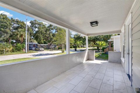 House in Saint Petersburg, Florida 3 bedrooms, 81.75 sq.m. № 2396882 - photo 29