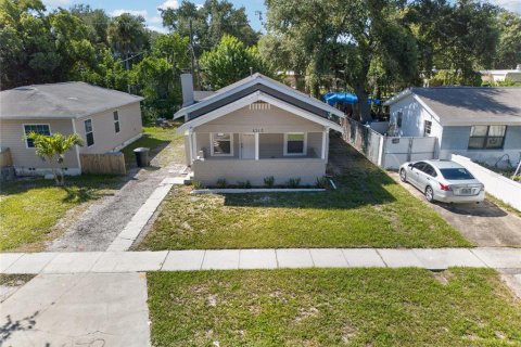 House in Saint Petersburg, Florida 3 bedrooms, 81.75 sq.m. № 2396882 - photo 2