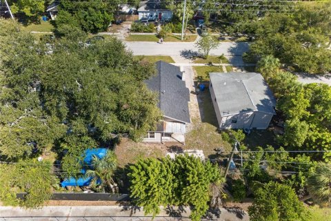 House in Saint Petersburg, Florida 3 bedrooms, 81.75 sq.m. № 2396882 - photo 7