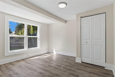 House in Saint Petersburg, Florida 3 bedrooms, 81.75 sq.m. № 2396882 - photo 20