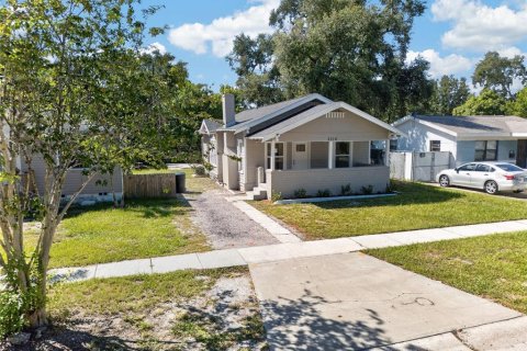 House in Saint Petersburg, Florida 3 bedrooms, 81.75 sq.m. № 2396882 - photo 8