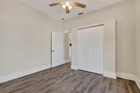 House in Saint Petersburg, Florida 3 bedrooms, 81.75 sq.m. № 2396882 - photo 24