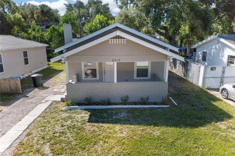 House in Saint Petersburg, Florida 3 bedrooms, 81.75 sq.m. № 2396882