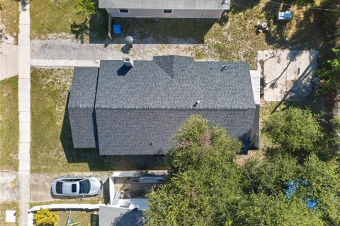 House in Saint Petersburg, Florida 3 bedrooms, 81.75 sq.m. № 2396882 - photo 6