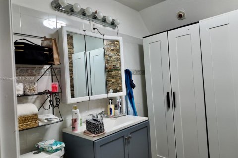 Купить коммерческую недвижимость в Майами, Флорида 284.19м2, № 2054496 - фото 22